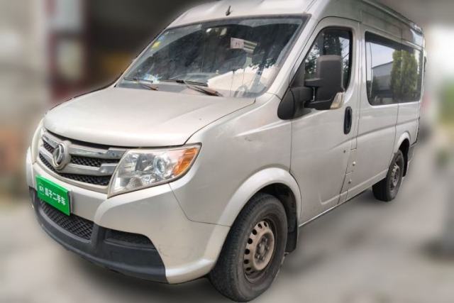 Used Dongfeng Yufeng 2018 2.3TA100 Standard Edition Logistics Vehicle Short Wheelbase Mid-Roof Design 5-9 Seater Powered by WP2.3