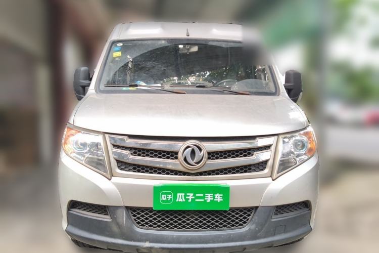 Used Dongfeng Yufeng 2018 2.3TA100 Standard Edition Logistics Vehicle Short Wheelbase Mid-Roof Design 5-9 Seater Powered by WP2.3 Front