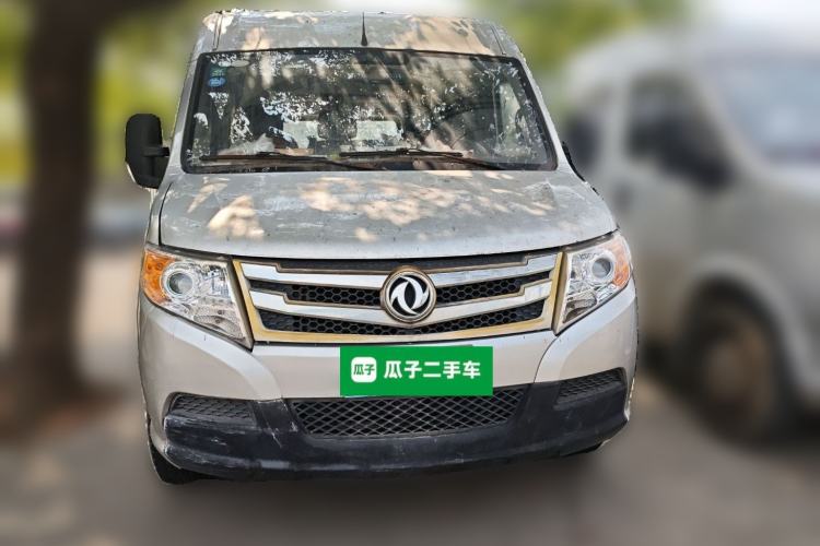Used Dongfeng Yufeng 2018 2.3TA100 Standard Edition Logistics Vehicle Short Wheelbase Mid-Roof Design 5-9 Seater Powered by WP2.3 Front