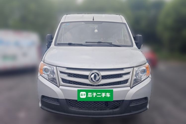 Used Dongfeng Yufeng 2018 2.3TA100 Standard Edition Logistics Vehicle Short Wheelbase Mid-Roof Design 5-9 Seater Powered by WP2.3 Front