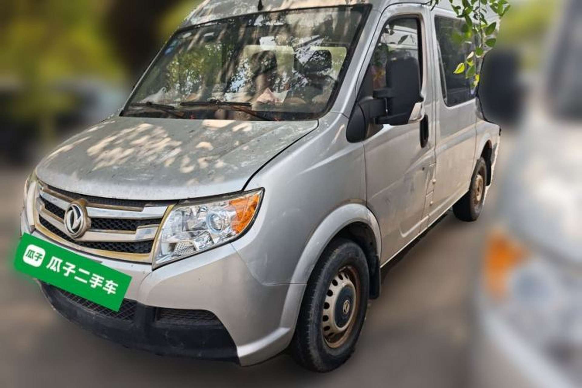 Used Dongfeng Yufeng 2018 2.3TA100 Standard Edition Logistics Vehicle Short Wheelbase Mid-Roof Design 5-9 Seater Powered by WP2.3 Front Left 45 Deg