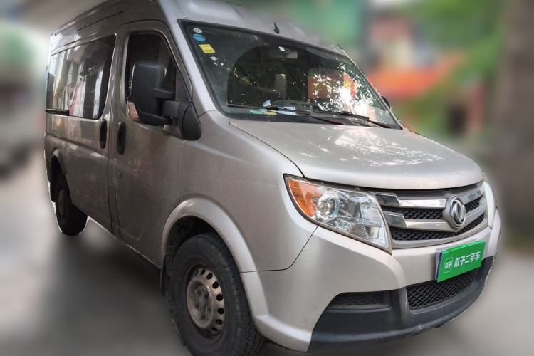 Used Dongfeng Yufeng 2018 2.3TA100 Standard Edition Logistics Vehicle Short Wheelbase Mid-Roof Design 5-9 Seater Powered by WP2.3 Front Right 45 Deg