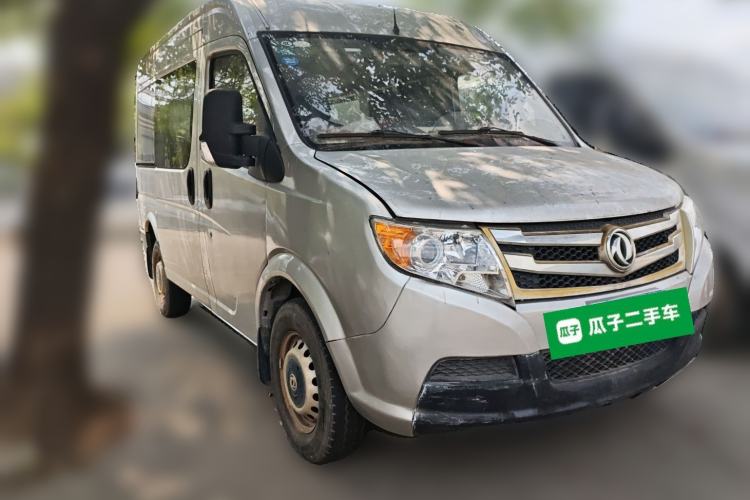 Used Dongfeng Yufeng 2018 2.3TA100 Standard Edition Logistics Vehicle Short Wheelbase Mid-Roof Design 5-9 Seater Powered by WP2.3 Front Right 45 Deg