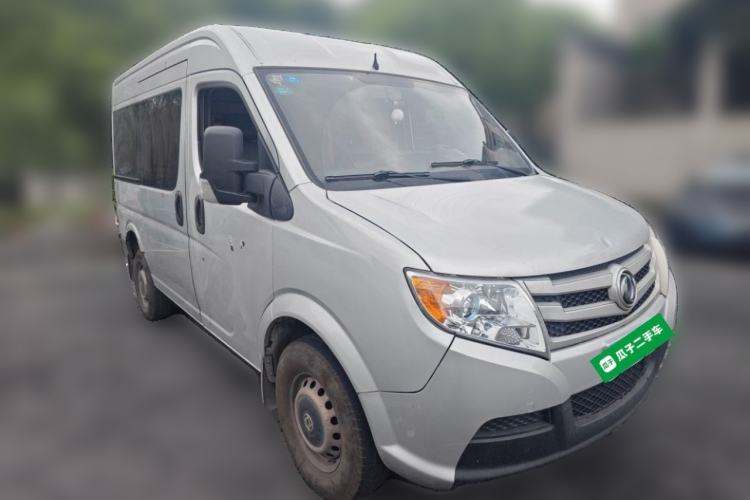 Used Dongfeng Yufeng 2018 2.3TA100 Standard Edition Logistics Vehicle Short Wheelbase Mid-Roof Design 5-9 Seater Powered by WP2.3 Front Right 45 Deg