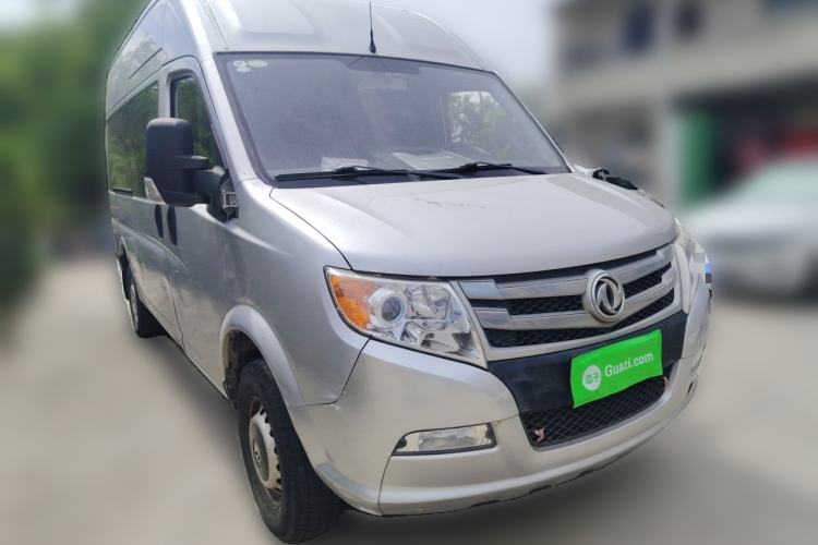 Used Dongfeng Yufeng 2018 2.5T Logistics Vehicle A100 Short Wheelbase Mid-Roof 5-9 Seater China V Standard ZD25 Front Right 45 Deg