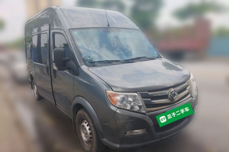 Used Dongfeng Yufeng 2018 2.5T Logistics Vehicle A100 Short Wheelbase Mid-Roof 3-Seater China V Standard ZD25 Front Right 45 Deg