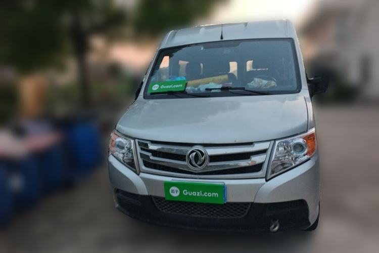 Used Dongfeng Yufeng 2018 2.3TA100 Standard Edition Logistics Vehicle Short Wheelbase Mid-Roof Design 5-9 Seater Powered by WP2.3 Front