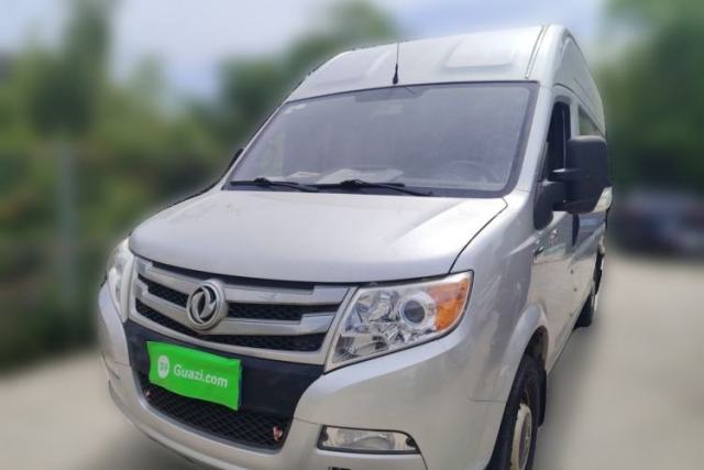 Used Dongfeng Yufeng 2018 2.5T Logistics Vehicle A100 Short Wheelbase Mid-Roof 5-9 Seater China V Standard ZD25