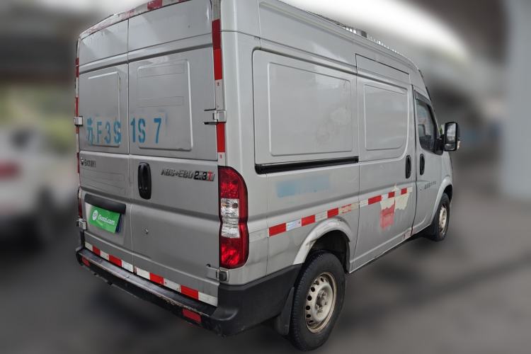 Used Dongfeng Yufeng 2018 2.3T Logistics Vehicle A100 Luxury Edition Short Wheelbase Mid-Roof Design 5–9 Seater Rear Right 45 Deg