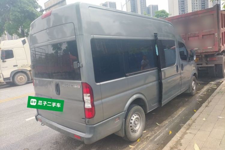 Used Dongfeng Yufeng 2018 2.5T Logistics Vehicle A100 Short Wheelbase Mid-Roof 3-Seater China V Standard ZD25 Rear Right 45 Deg