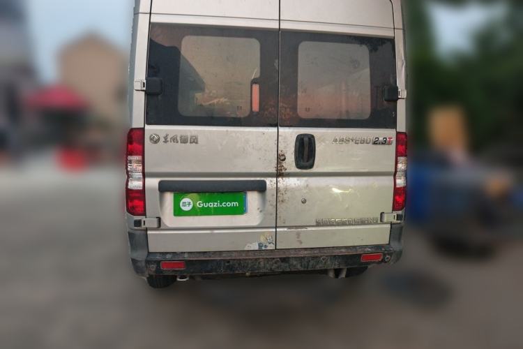 Used Dongfeng Yufeng 2018 2.3TA100 Standard Edition Logistics Vehicle Short Wheelbase Mid-Roof Design 5-9 Seater Powered by WP2.3 Rear