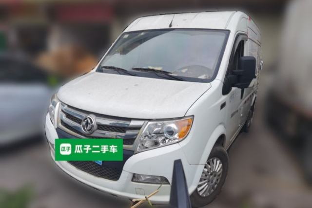 Used Dongfeng Yufeng 2018 2.5T Logistics Vehicle A100 Short Wheelbase Mid-Roof 3-Seater China V Standard ZD25