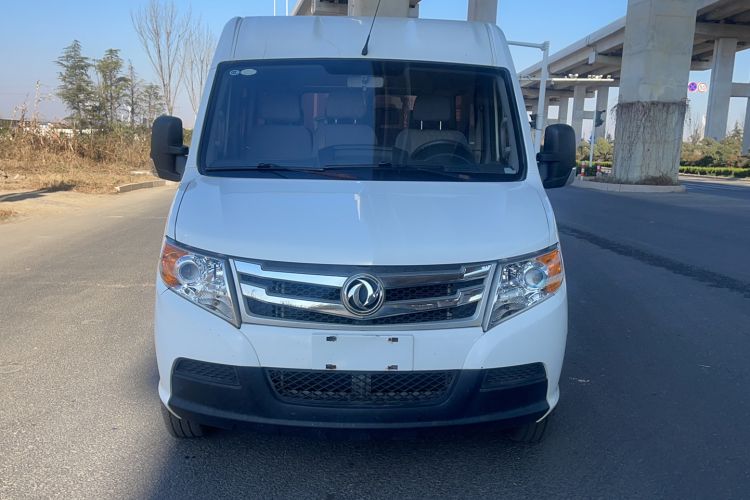Used Dongfeng Yufeng 2018 2.3TA100 Standard Edition Logistics Vehicle Short Wheelbase Mid-Roof Design 5-9 Seater Powered by WP2.3 Exterior 1