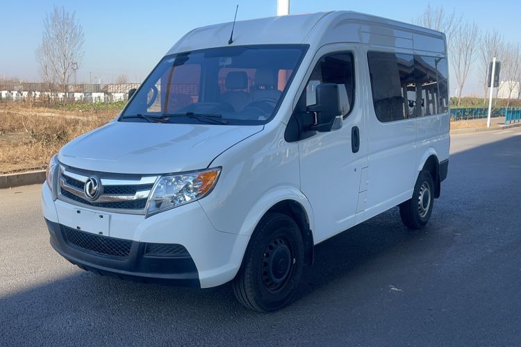 Used Dongfeng Yufeng 2018 2.3TA100 Standard Edition Logistics Vehicle Short Wheelbase Mid-Roof Design 5-9 Seater Powered by WP2.3 Exterior 2