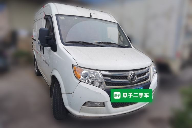 Used Dongfeng Yufeng 2018 2.5T Logistics Vehicle A100 Short Wheelbase Mid-Roof 3-Seater China V Standard ZD25 Front Right 45 Deg