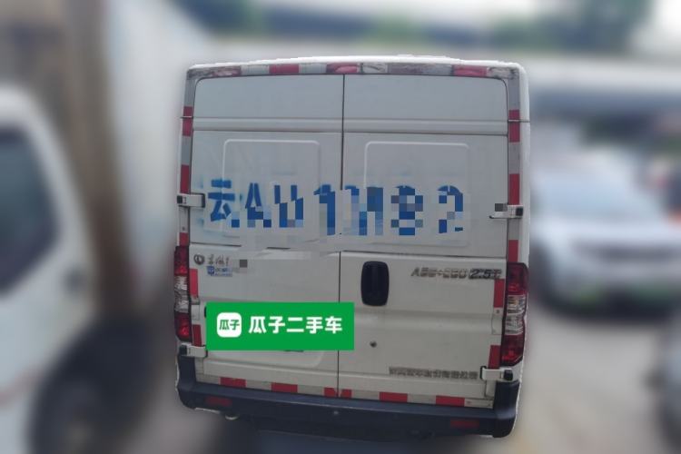 Used Dongfeng Yufeng 2018 2.5T Logistics Vehicle A100 Short Wheelbase Mid-Roof 3-Seater China V Standard ZD25 Rear