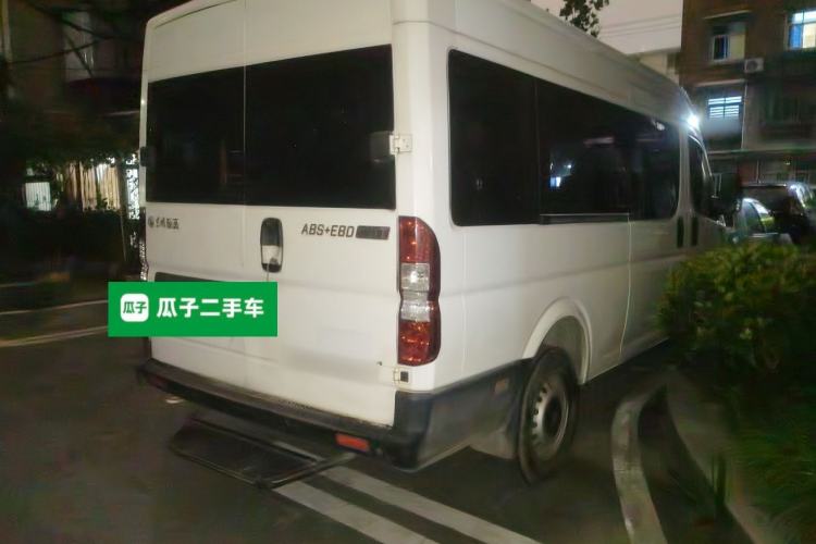 Used Dongfeng Yufeng 2018 2.5T Logistics Vehicle A100 Long Wheelbase Mid-Roof 5-9 Seater China V Emission Standard ZD25 Rear Right 45 Deg
