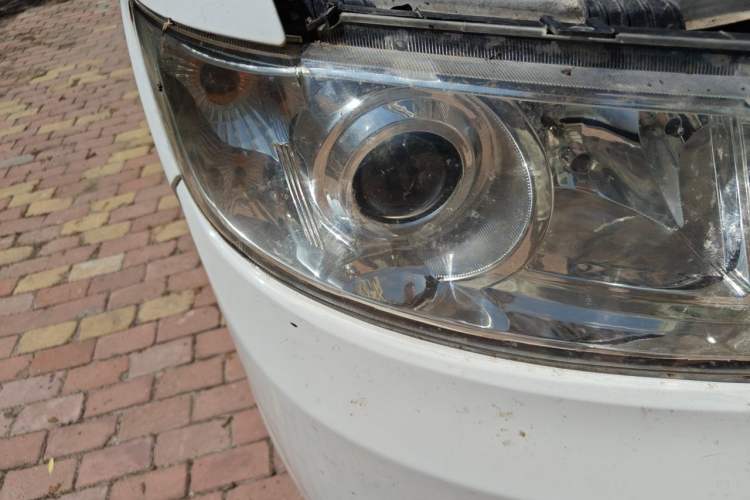 Used Dongfeng Yufeng  Right Front Headlight