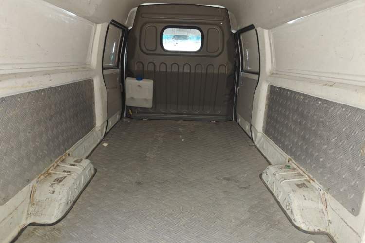 Used Dongfeng Yufeng  Trunk