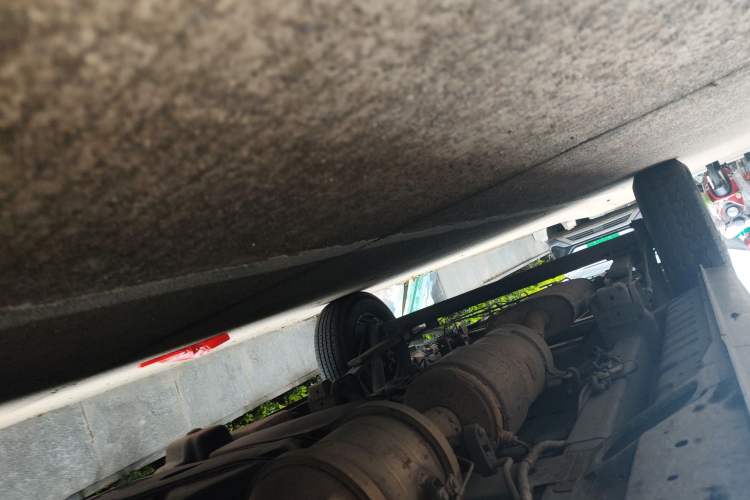 Used Dongfeng Yufeng  Chassis Front Right