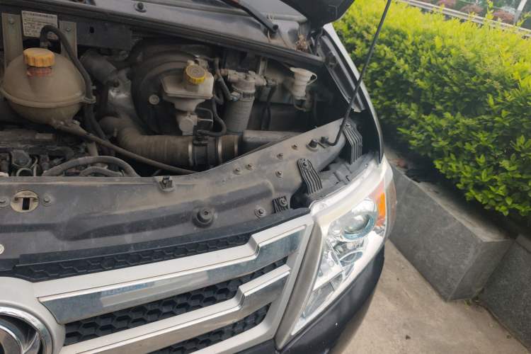 Used Dongfeng Yufeng  Engine Bay Left