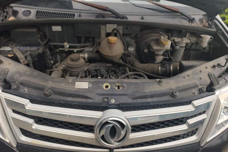 Used Dongfeng Yufeng  Engine Bay