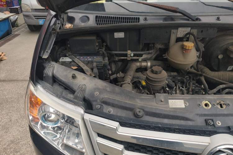Used Dongfeng Yufeng  Engine Bay Right