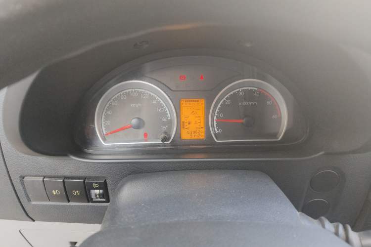 Used Dongfeng Yufeng 2020 2.3T Economy Logistics Vehicle Long Wheelbase High Roof 5-9 Seater WP2.3 Instrument Cluster