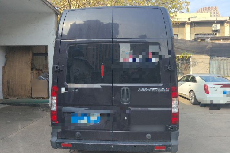 Used Dongfeng Yufeng 2020 2.3T Economy Logistics Vehicle Long Wheelbase High Roof 5-9 Seater WP2.3 Rear