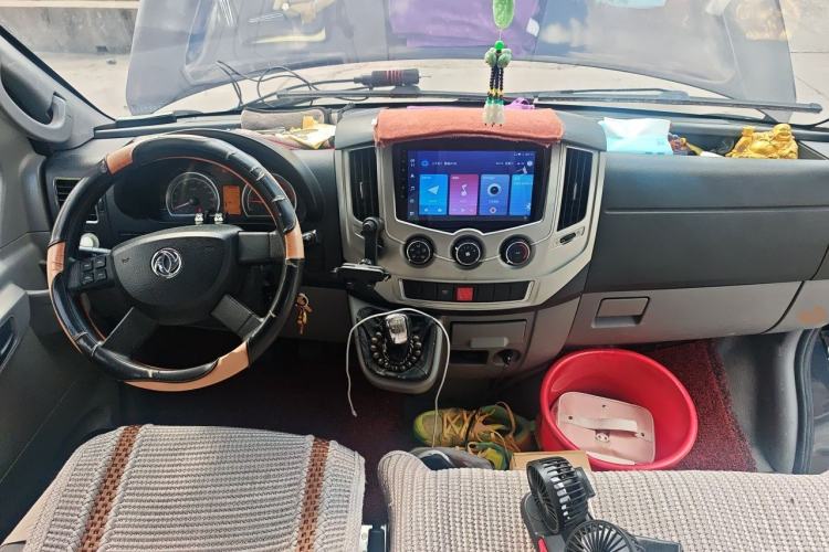 Used Dongfeng Yufeng 2020 2.3T Economy Logistics Vehicle Long Wheelbase Mid-Roof Design 5-9 Seater WP2.3 Center Console