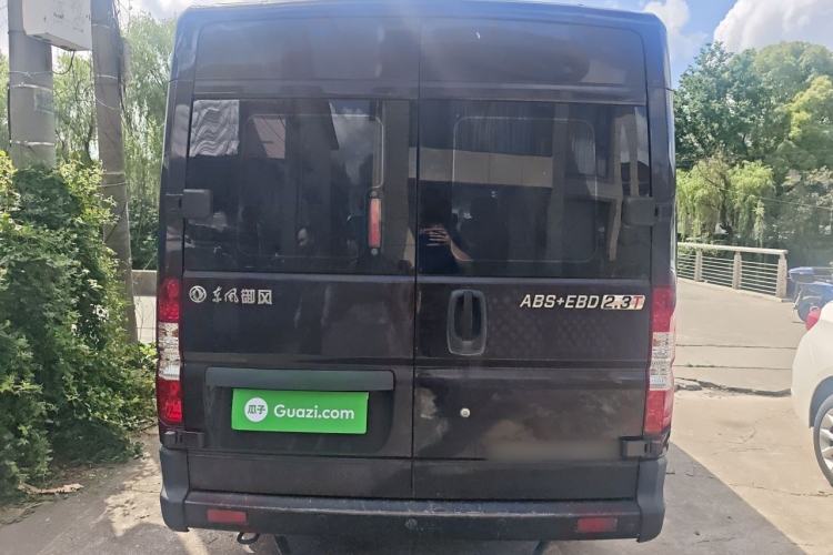 Used Dongfeng Yufeng 2020 2.3T Economy Logistics Vehicle Long Wheelbase Mid-Roof Design 5-9 Seater WP2.3 Rear