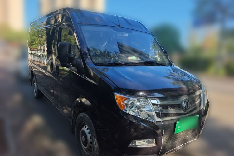 Used Dongfeng Yufeng 2020 2.5T V9 Logistics Vehicle Long Wheelbase Mid-Roof Design 6-9 Seater China V Emission Standard ZD25 Front Right 45 Deg