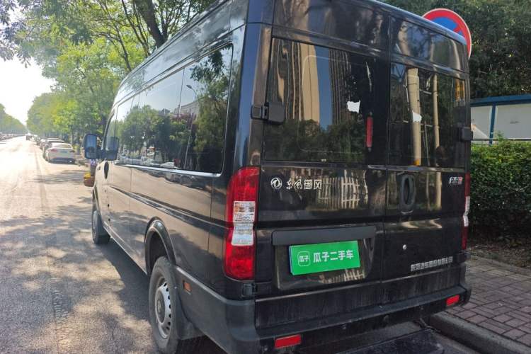 Used Dongfeng Yufeng 2020 2.5T V9 Logistics Vehicle Long Wheelbase Mid-Roof Design 6-9 Seater China V Emission Standard ZD25 Rear Left 45 Deg