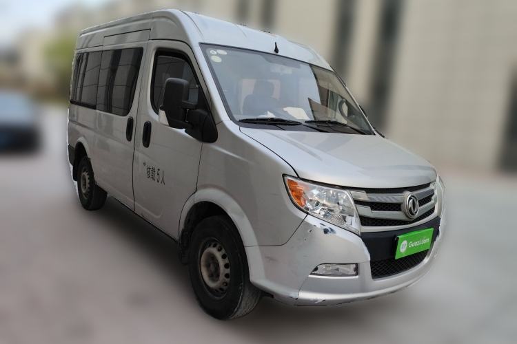 Used Dongfeng Yufeng 2020 2.5T V9 Value-Added Edition Logistics Vehicle Short Wheelbase Mid-Roof Design 5–9 Seater China V Emission Standard ZD25 Front Right 45 Deg