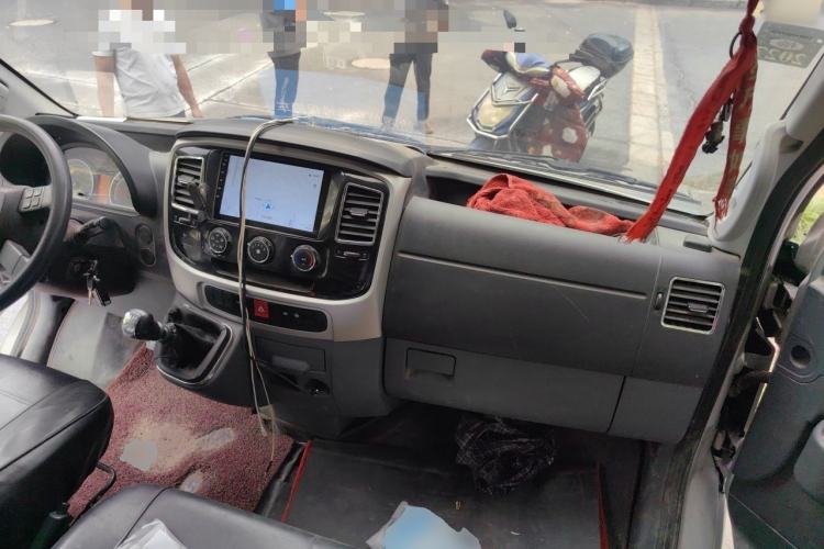 Used Dongfeng Yufeng 2020 2.3T Economy Van Long Wheelbase High Roof 3-Seater WP2.3 Center Console
