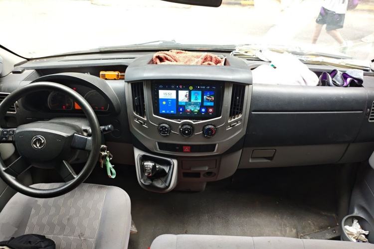 Used Dongfeng Yufeng 2020 2.3T Economy Logistics Vehicle Long Wheelbase High Roof 5-9 Seater WP2.3 Center Console