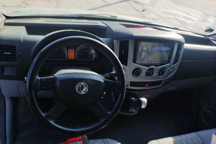 Used Dongfeng Yufeng 2020 2.3T Economy Standard Edition VAN Short Wheelbase Mid-Roof 3-Seater WP2.3 Center Console