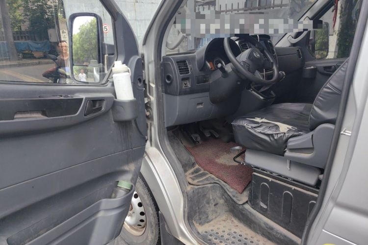 Used Dongfeng Yufeng 2020 2.3T Economy Van Long Wheelbase High Roof 3-Seater WP2.3 Driver Seat