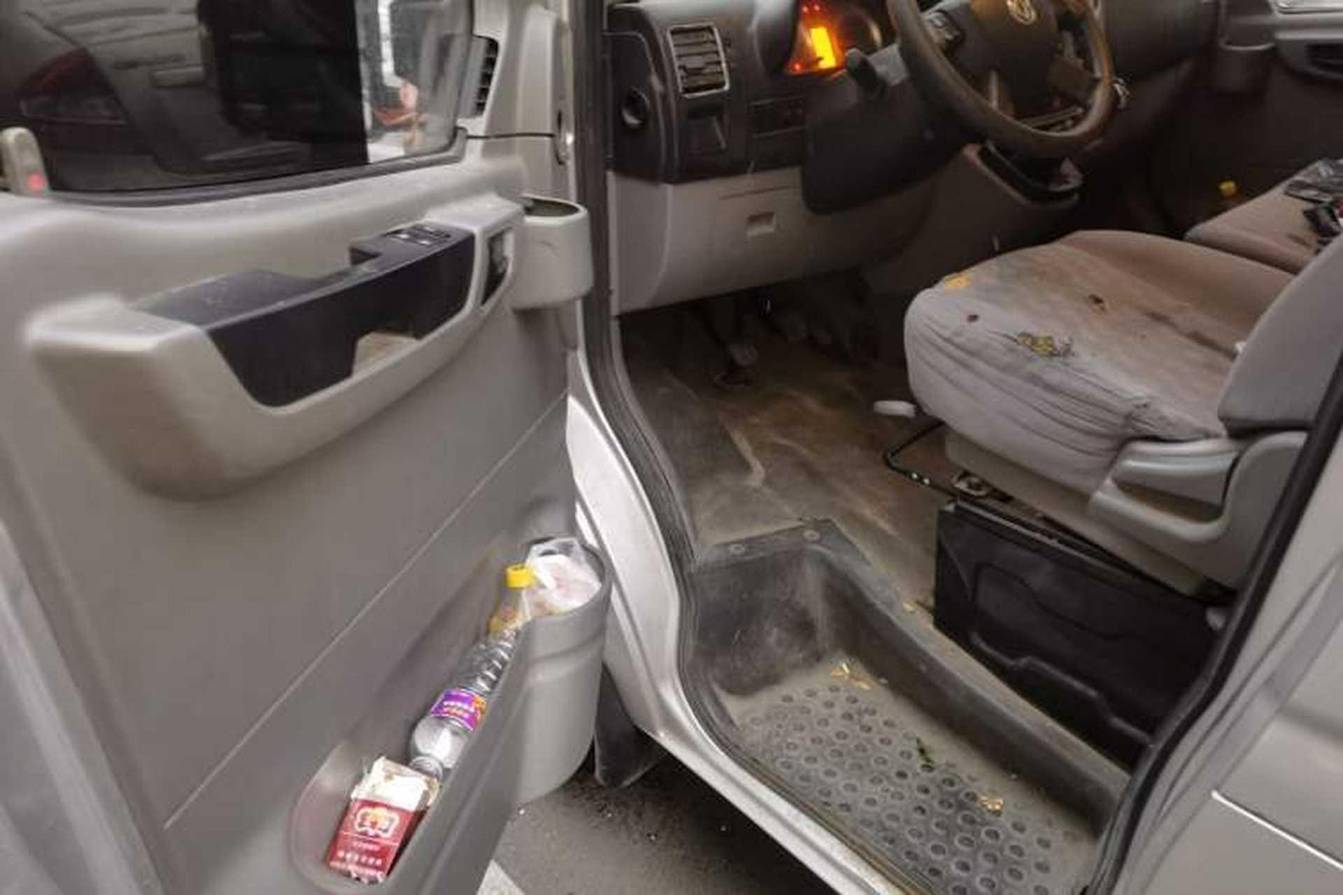 Used Dongfeng Yufeng 2020 2.3T Economy Standard Edition VAN Short Wheelbase Mid-Roof 3-Seater WP2.3 Driver Seat