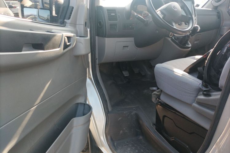 Used Dongfeng Yufeng 2020 2.3T Economy Standard Edition VAN Short Wheelbase Mid-Roof 3-Seater WP2.3 Driver Seat
