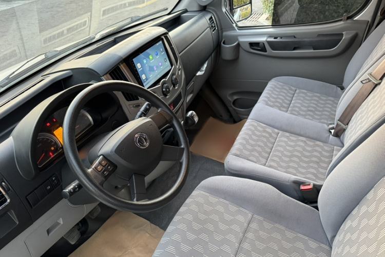 Used Dongfeng Yufeng 2020 2.3T Economy Logistics Vehicle Short Wheelbase Mid-Roof Design 5-9 Seats WP2.3 Exterior 3