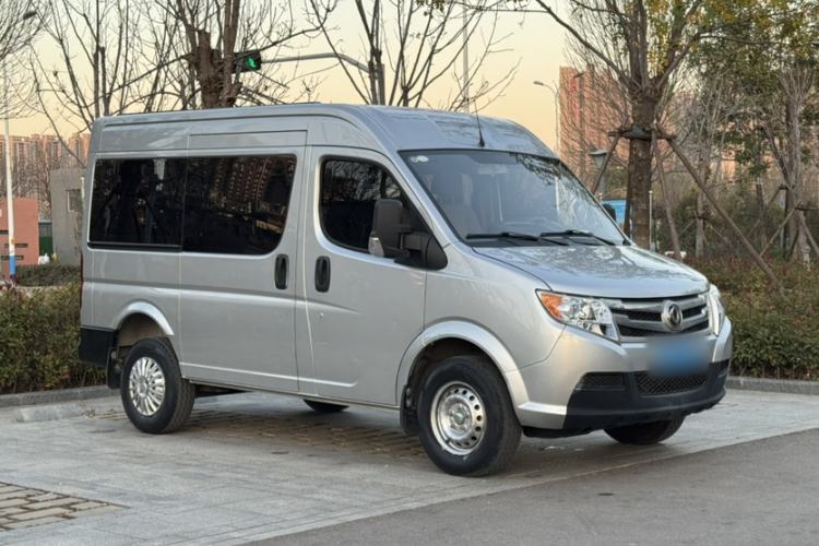 Used Dongfeng Yufeng 2020 2.3T Economy Logistics Vehicle Short Wheelbase Mid-Roof Design 5-9 Seats WP2.3 Exterior 7