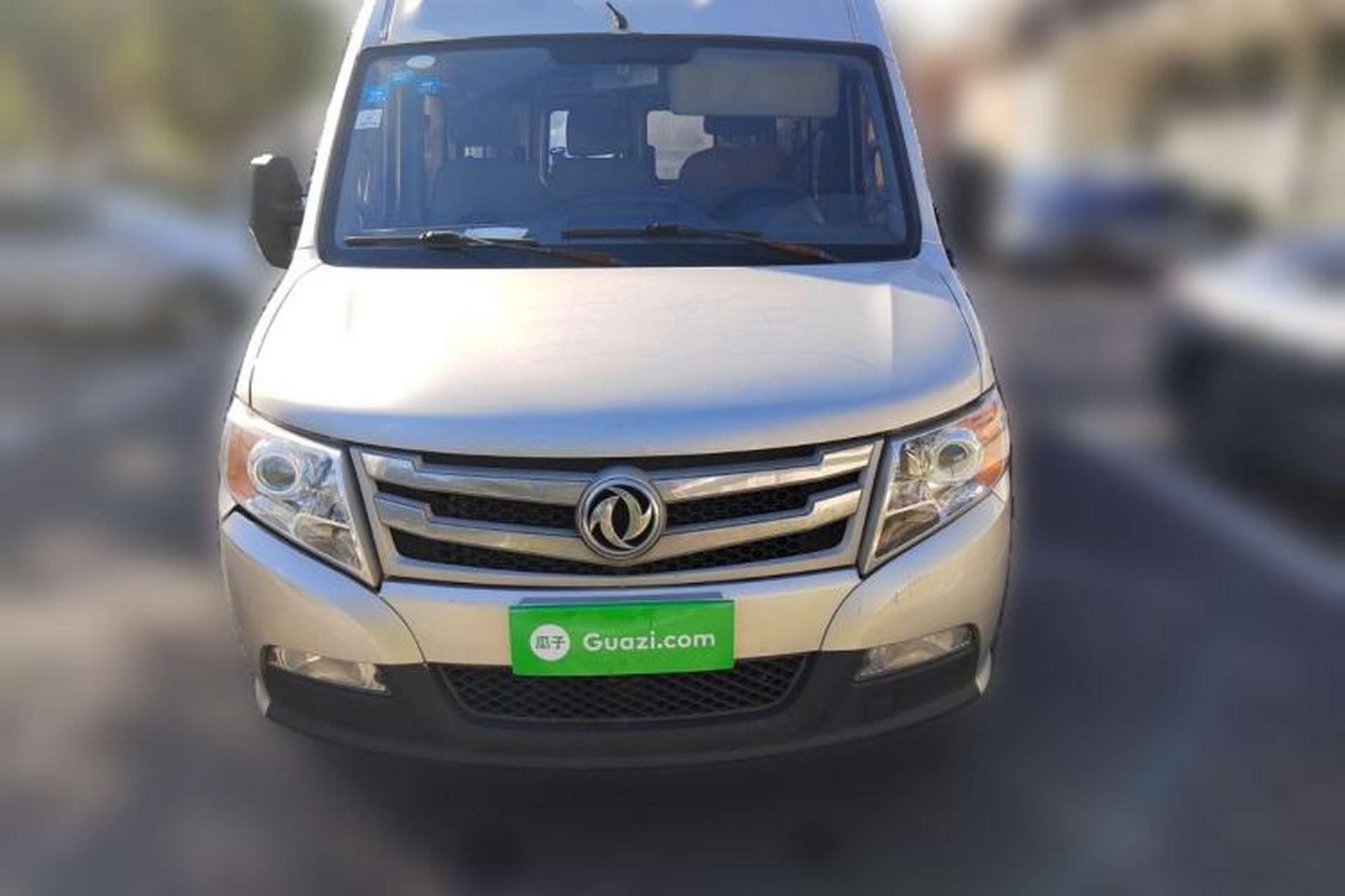 Used Dongfeng Yufeng 2020 2.3T Economy Logistics Vehicle Long Wheelbase Mid-Roof Design 5-9 Seater WP2.3 Front