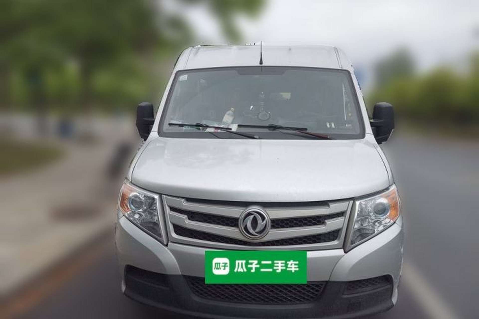 Used Dongfeng Yufeng 2020 2.5T V9 Value-Added Edition Logistics Vehicle Short Wheelbase Mid-Roof Design 5–9 Seater China V Emission Standard ZD25 Front