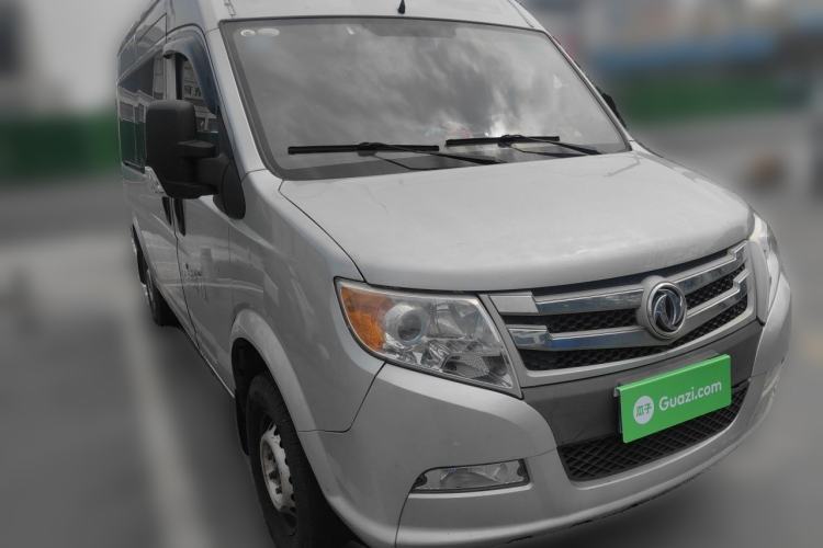 Used Dongfeng Yufeng 2020 2.5T V9 Logistics Vehicle Long Wheelbase Mid-Roof Design 6-9 Seater China V Emission Standard ZD25 Front Right 45 Deg
