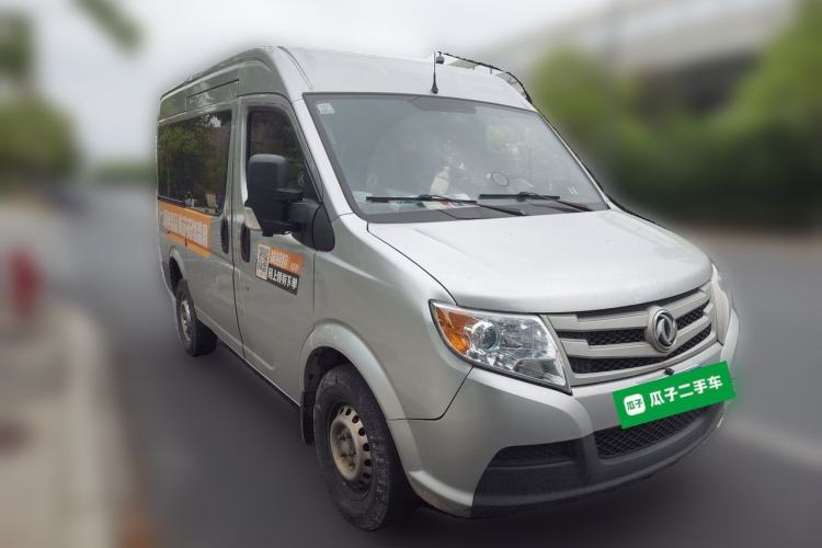 Used Dongfeng Yufeng 2020 2.5T V9 Value-Added Edition Logistics Vehicle Short Wheelbase Mid-Roof Design 5–9 Seater China V Emission Standard ZD25 Front Right 45 Deg