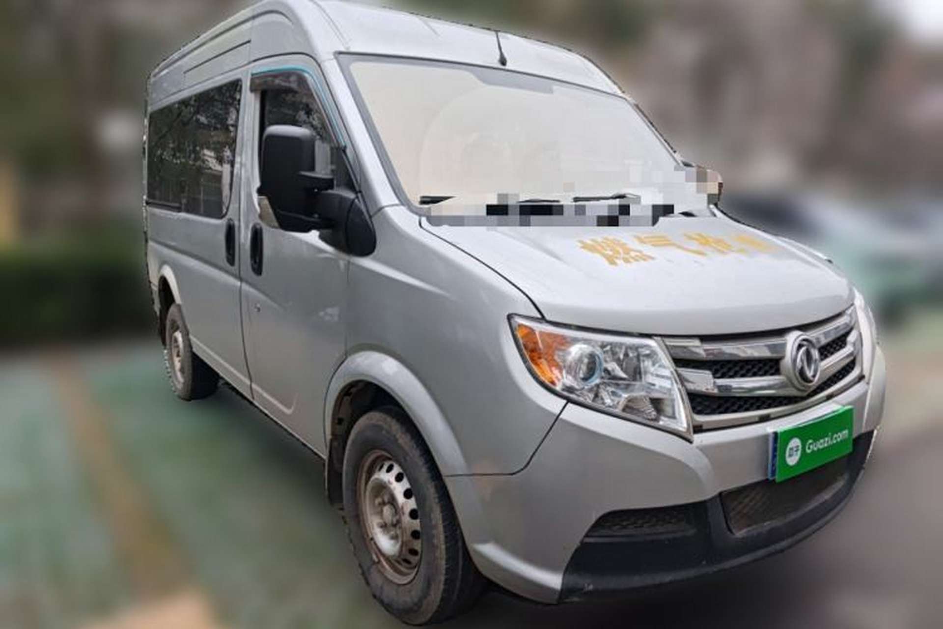 Used Dongfeng Yufeng 2020 2.3T Economy Logistics Vehicle Short Wheelbase Mid-Roof Design 5-9 Seats WP2.3 Front Right 45 Deg