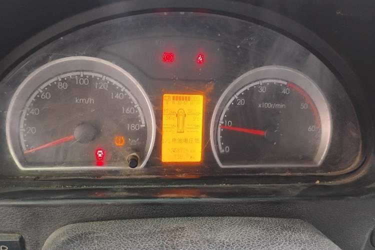 Used Dongfeng Yufeng 2020 2.5T V9 Logistics Vehicle Long Wheelbase High Roof 6-9 Seater China V Emission Standard ZD25 Instrument Cluster