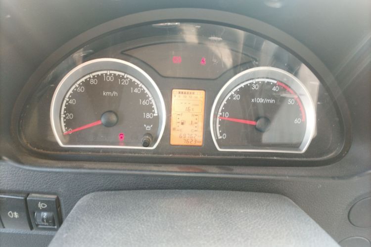 Used Dongfeng Yufeng 2020 2.3T Economy Standard Edition VAN Short Wheelbase Mid-Roof 3-Seater WP2.3 Instrument Cluster