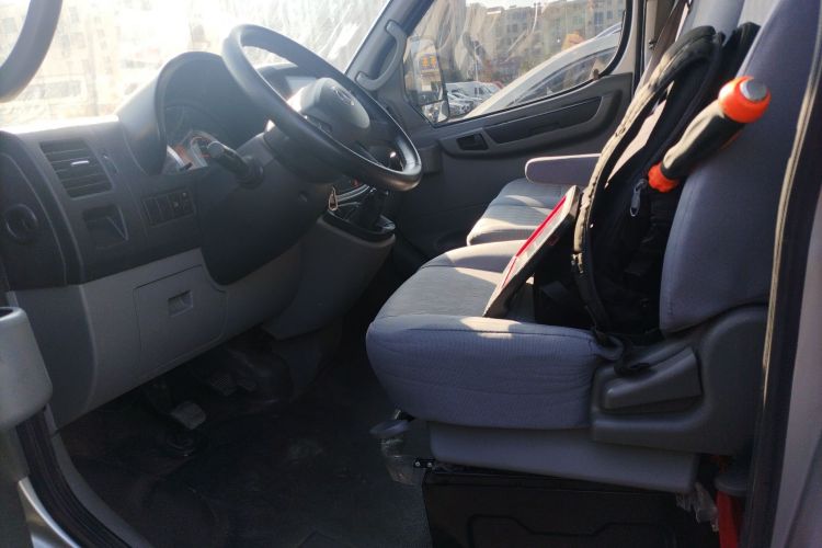 Used Dongfeng Yufeng 2020 2.3T Economy Standard Edition VAN Short Wheelbase Mid-Roof 3-Seater WP2.3 Left Front Seat